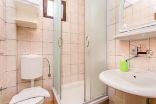 Апартаменты Apartments Maslina Херцег-Нови Двухместный номер с 2 отдельными кроватями и балконом-1